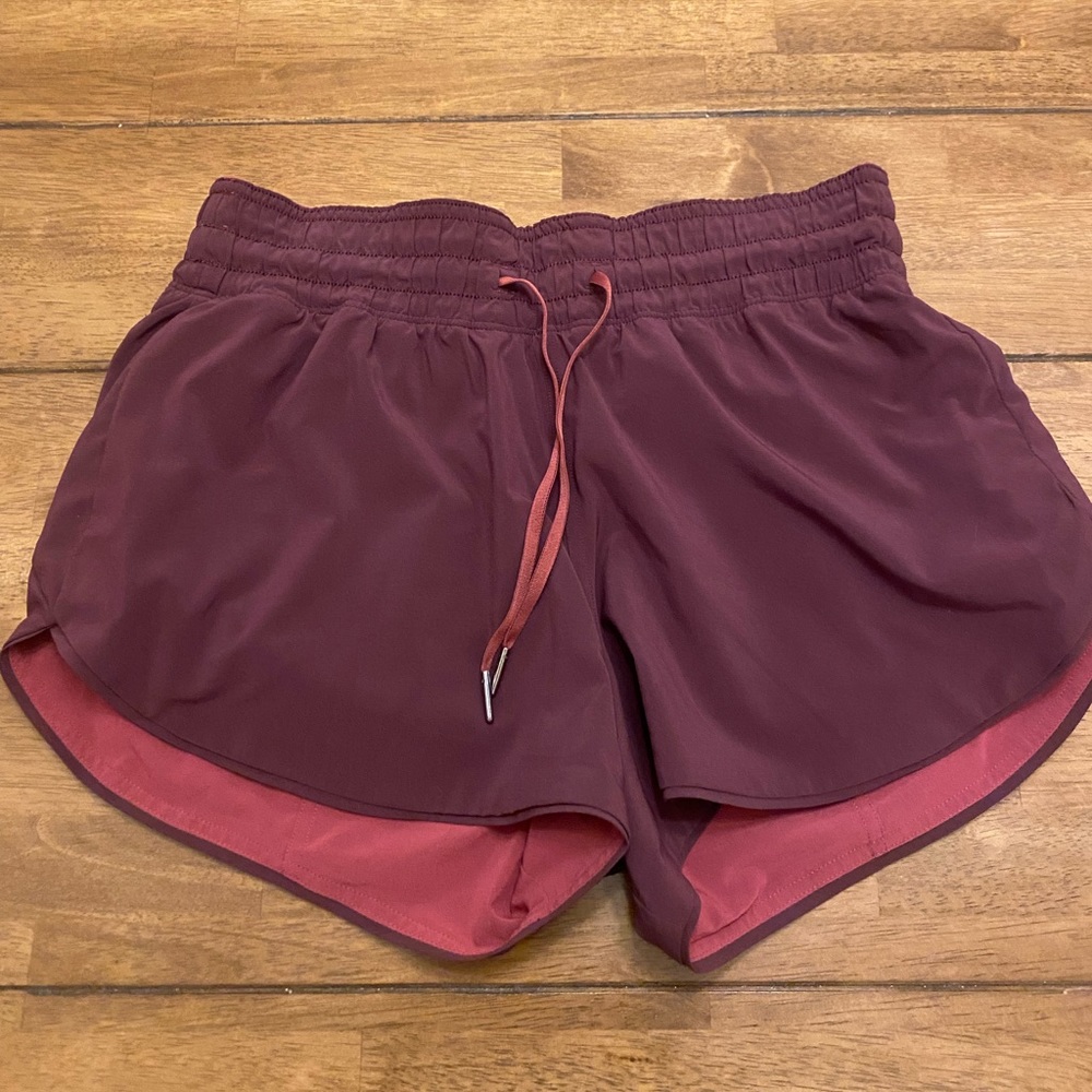 Lululemon Choose a Side Short Chianti/Cassis Size 6 EUC
